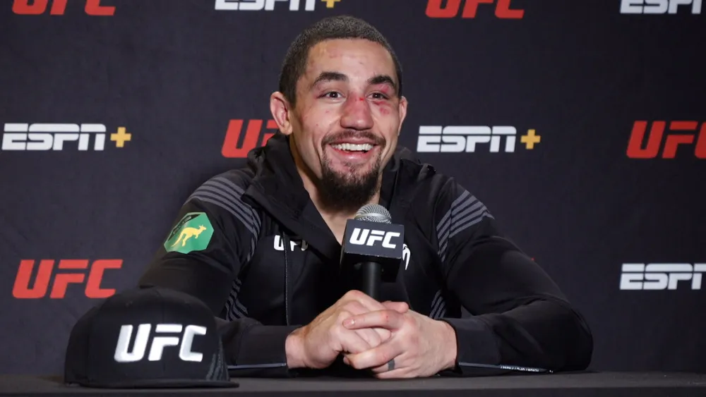 Thách thức Israel Adesanya, Robert Whittaker bị gọi là con trai