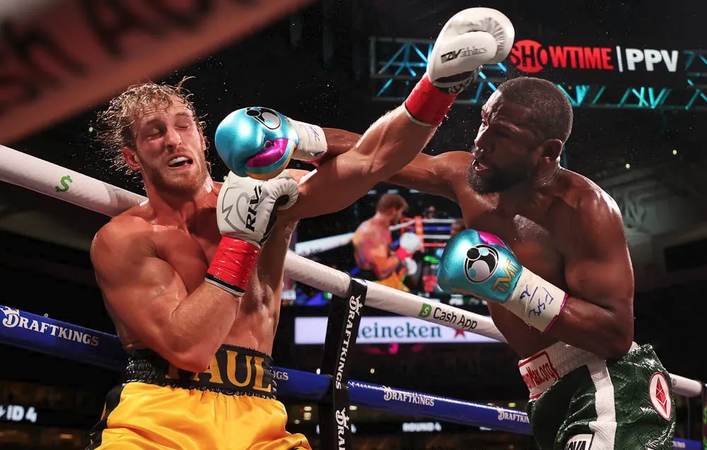 Floyd Mayweather và Logan Paul không phân thắng bại trong trận đấu cuối tuần qua.