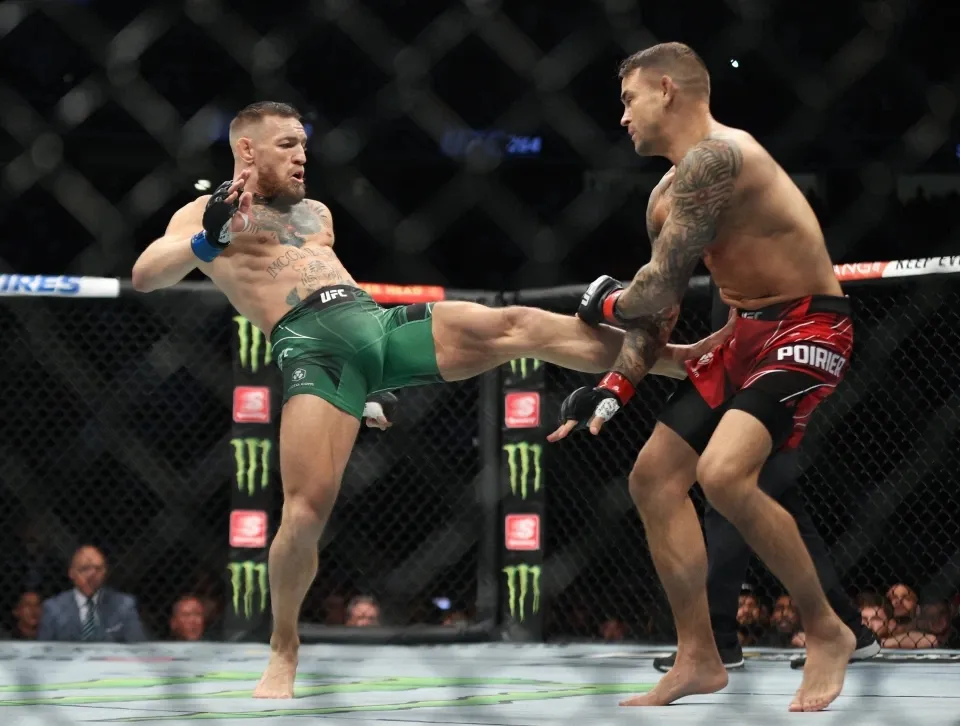 Thua chóng vánh ở UFC 264, Conor McGregor vẫn kiếm bộn, gấp 5 lần Dustin Poirier