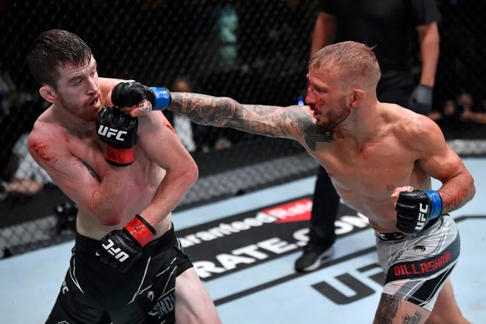 Thua đau T.J. Dillashaw, Cory Sandhagen nói gì