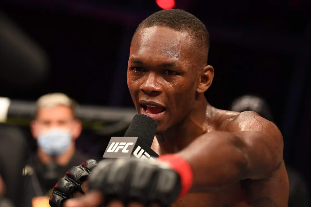 Israel Adesanya: Một ngày nào đó tôi sẽ chiến đấu để giành lại chiếc đai hạng dưới nặng