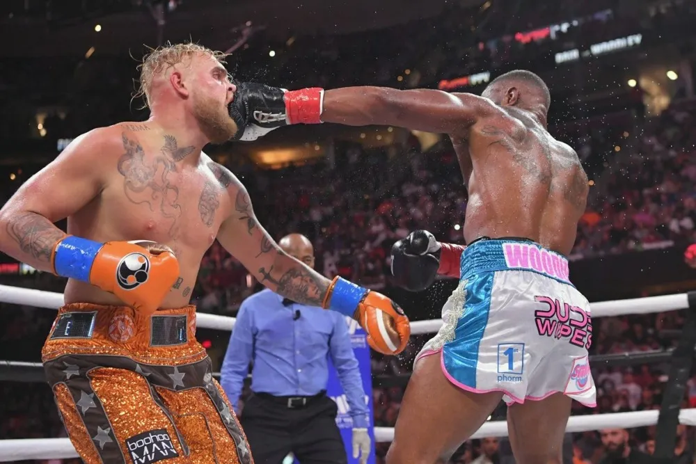 Người hâm mộ ngán ngẩm với cuộc chiến Jake Paul vs Tyron Woodley