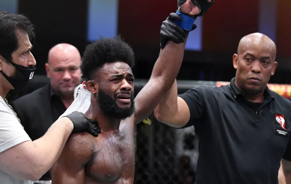 Giành đai, Aljamain Sterling tỏ ra thất vọng vì không có cảm giác của nhà vô địch