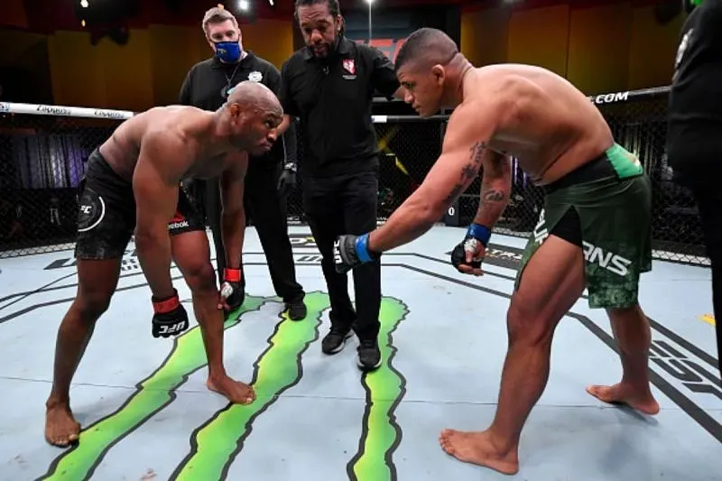 Gilbert Burns gặp Kamaru Usman: 'Chúng ta sẽ sớm gặp lại nhau trong lồng'