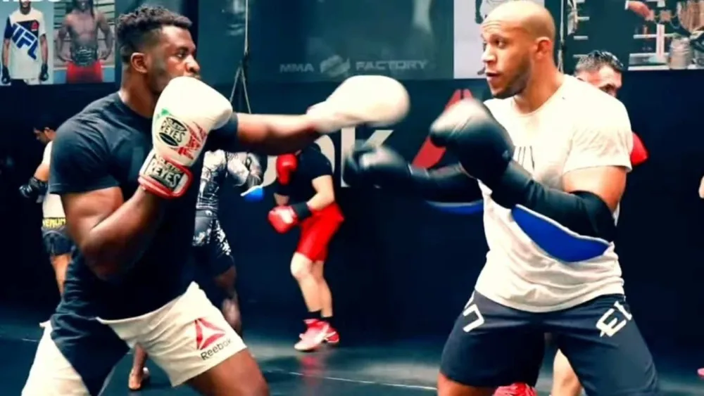 Francis Ngannou nói gì về thành tích bất bại của Ciryl Gane trước đại chiến