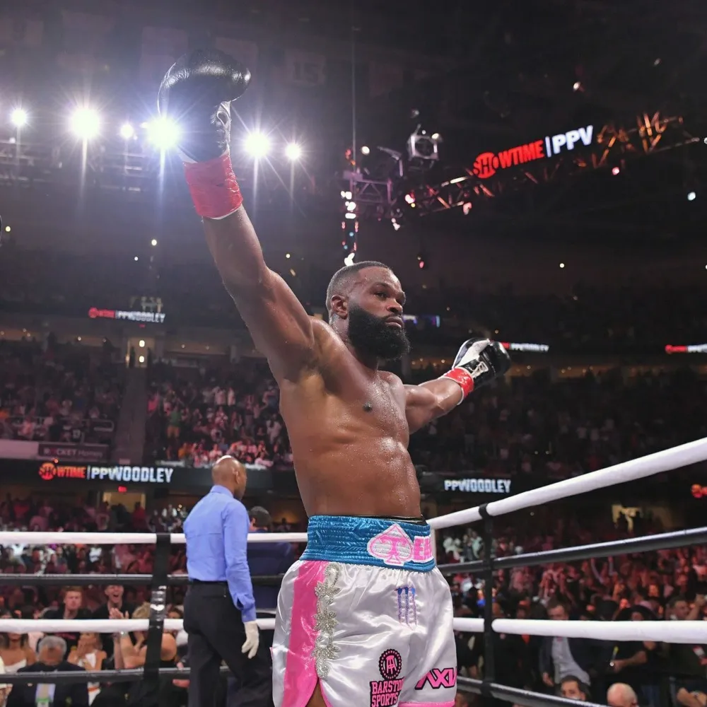 Tyron Woodley cho biết đã luyện tập cho trận đấu với Jake Paul từ tháng 10