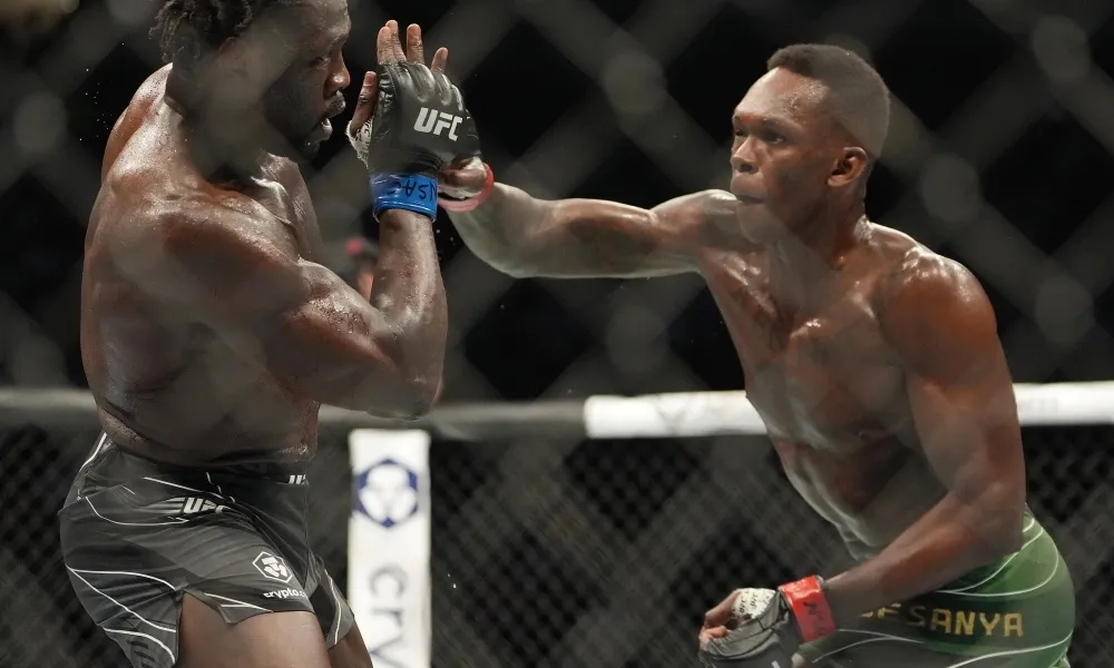 Daniel Cormier bảo vệ màn trình diễn của Israel Adesanya tại UFC 276