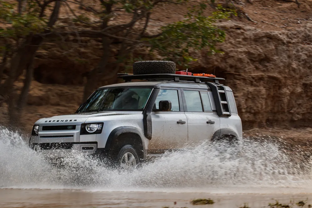 Land Rover Defender 2020