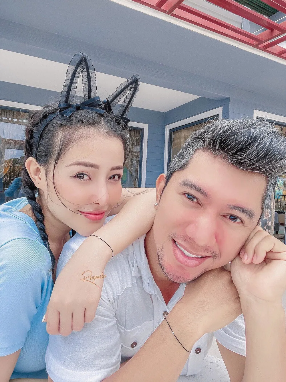 cap-doi-vbiz-tung-anh-cuoi-nhan-sac-co-dau-gay-chu-y-6