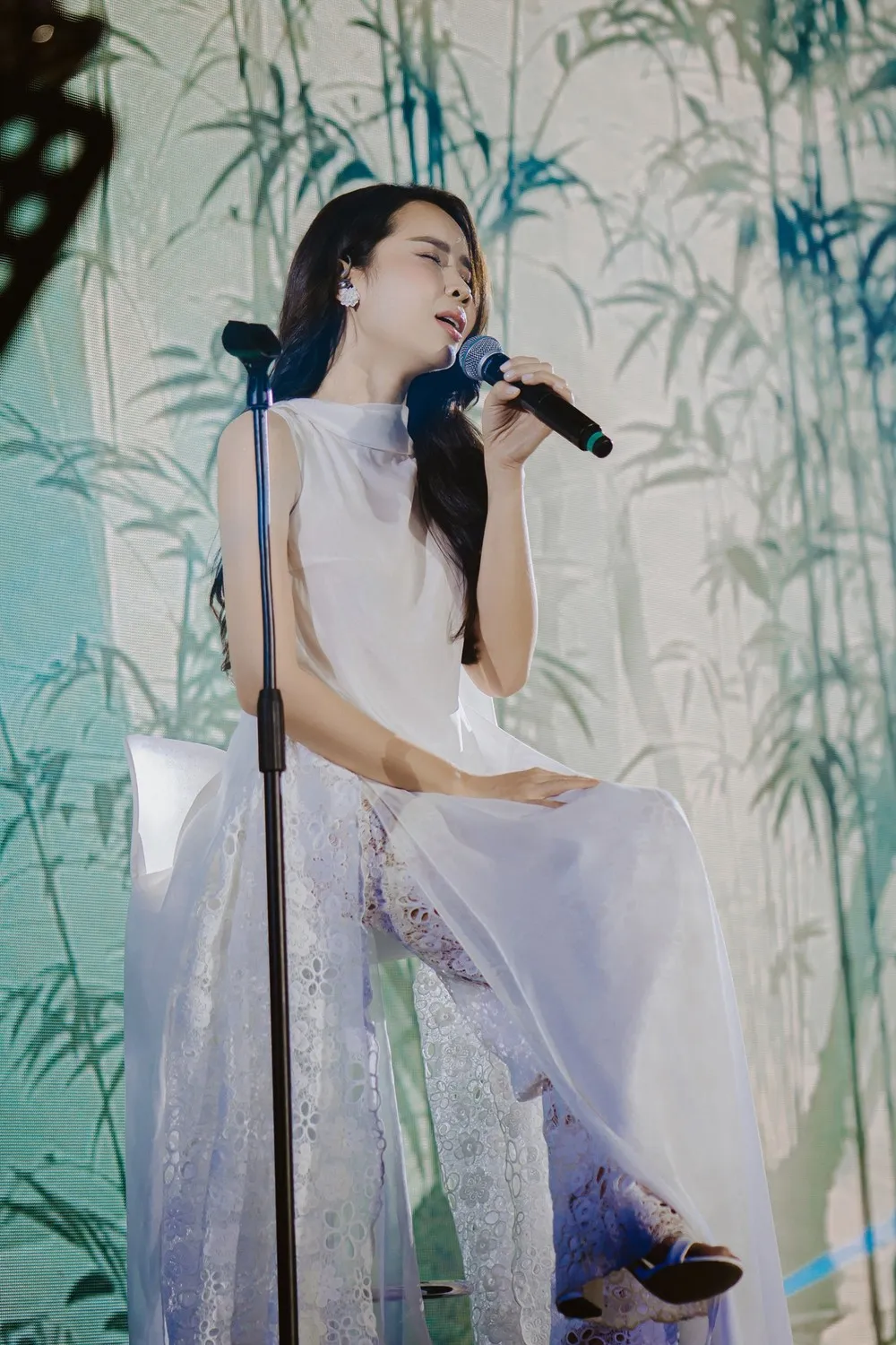 luu-huong-giang-lan-dau-len-tieng-ve-moi-quan-he-voi-ho-hoai-anh (14)