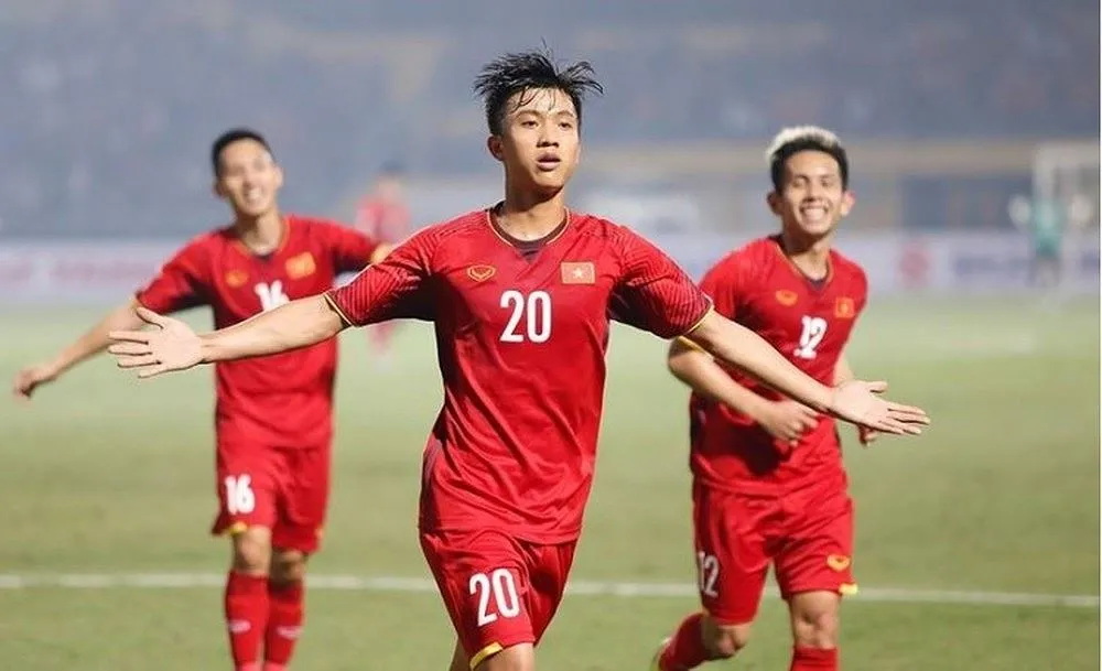 Nếu Trọng Hoàng vắng mặt, ai sẽ đủ khả năng đá ở vị trí hậu vệ phải tại Asian Cup? - Bóng Đá