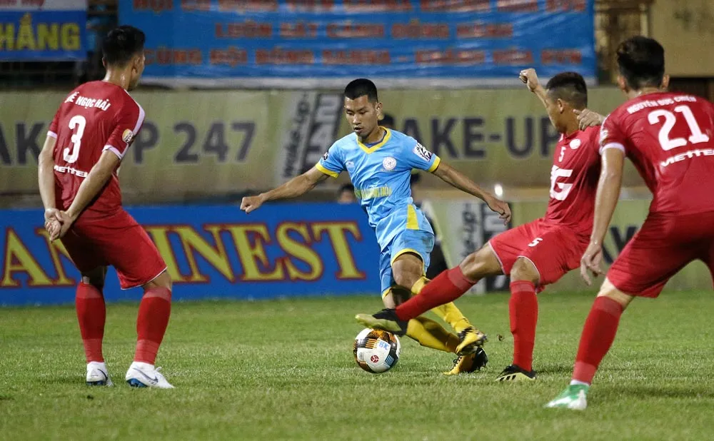 Nảy lửa cuộc chiến 2 đầu bảng xếp hạng V-League - Bóng Đá