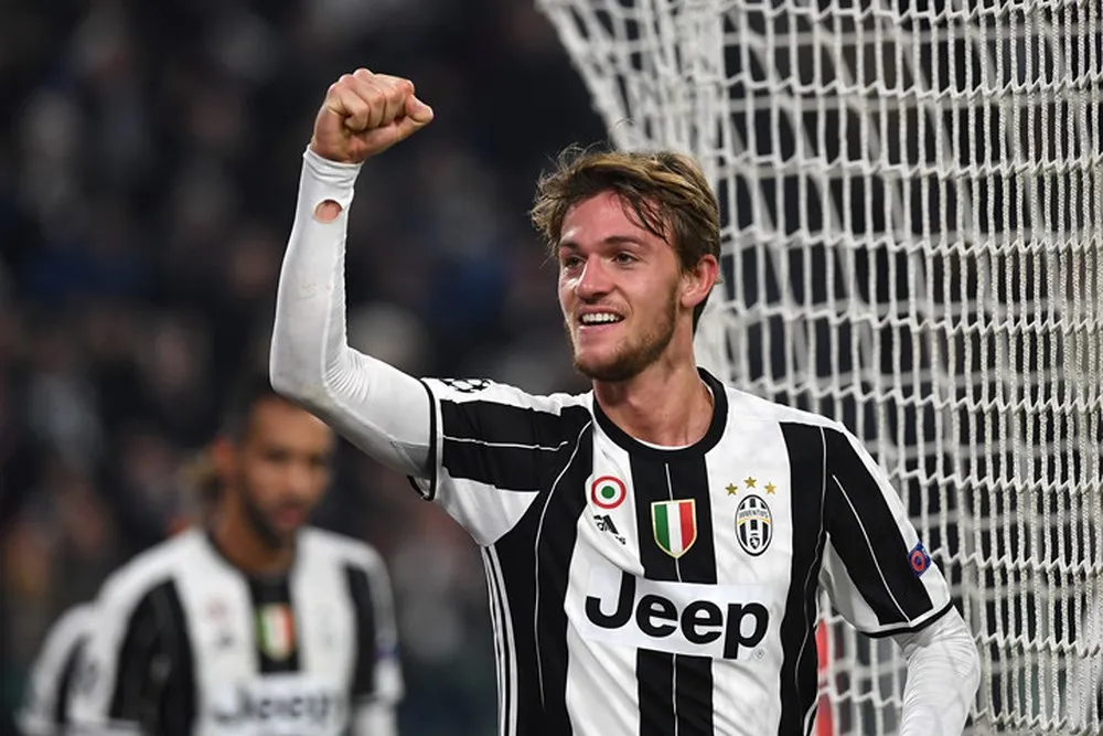 Quên Rugani đi, Chelsea nên chiêu mộ Caldara - Bóng Đá