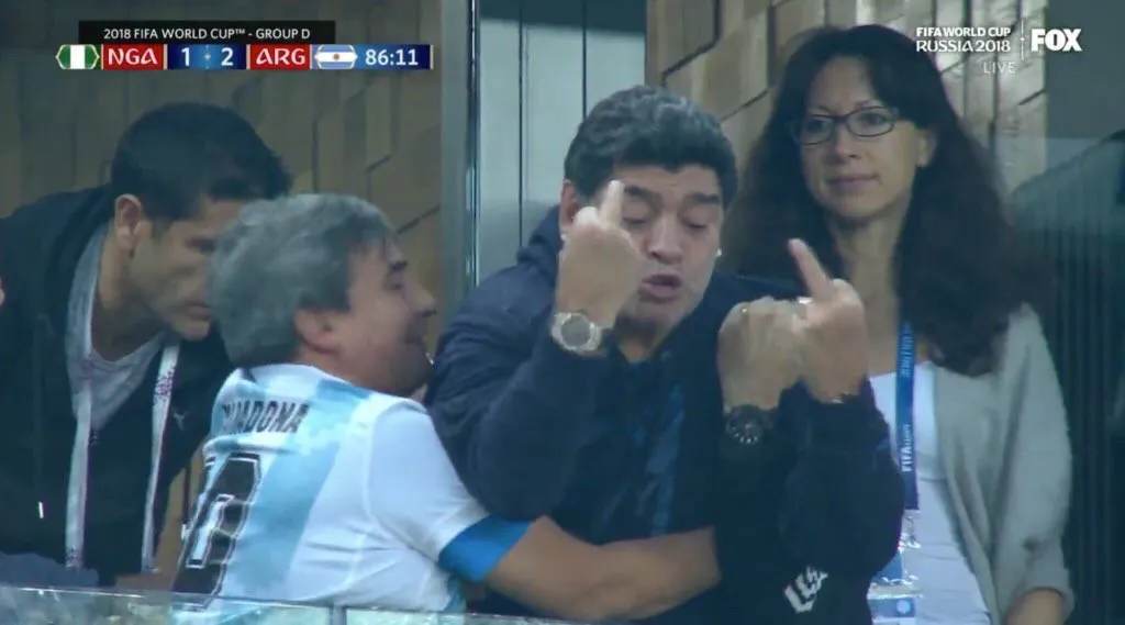 '50 sắc thái' của Diego Maradona trong ngày Argentina thoát 'cửa tử' - Bóng Đá