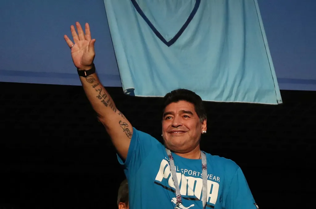 '50 sắc thái' của Diego Maradona trong ngày Argentina thoát 'cửa tử' - Bóng Đá