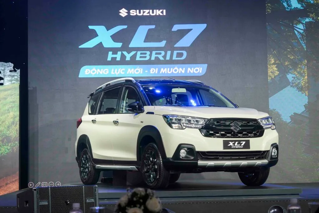 Suzuki XL7 Hybrid chính thức ra mắt, nhiều nâng cấp giữ nguyên giá cũ 599,9 triệu đồng