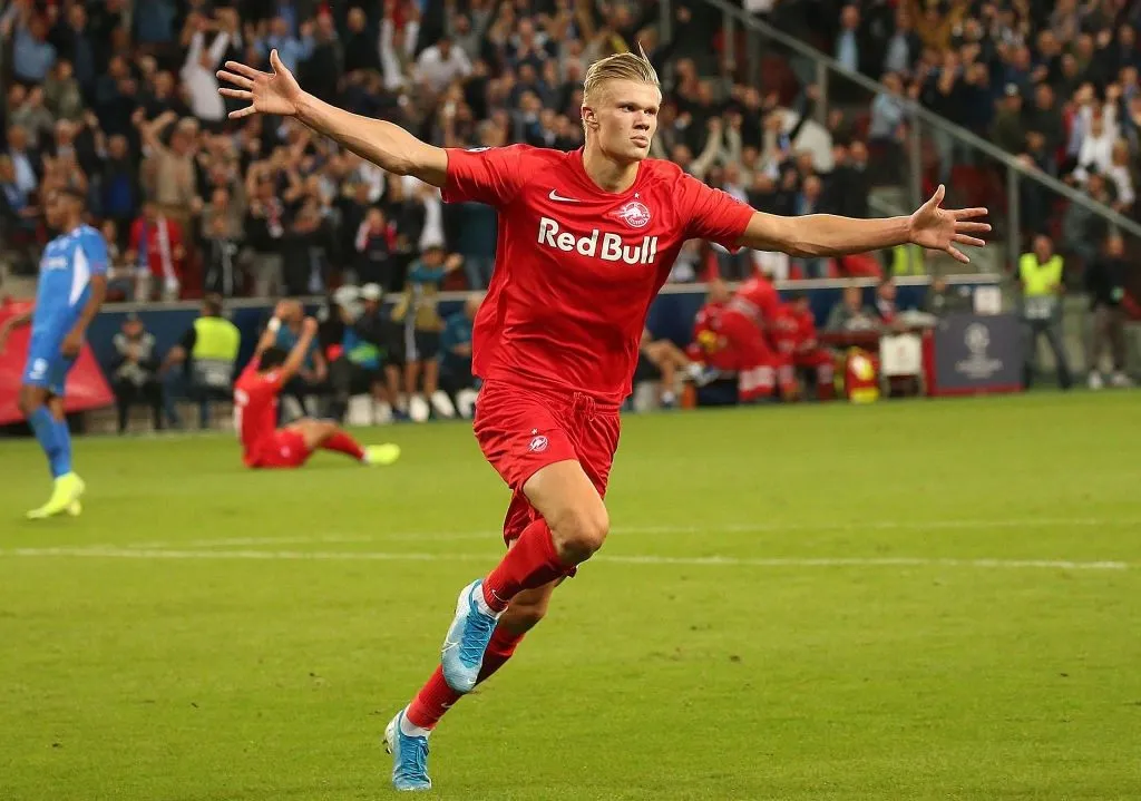 Manchester United: Fans bubbling with excitement as Erling Haaland’s father is seen at training ground - Bóng Đá