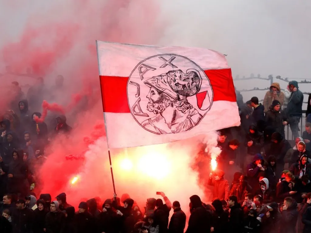 Ajax fans banned from attending Chelsea clash - Bóng Đá