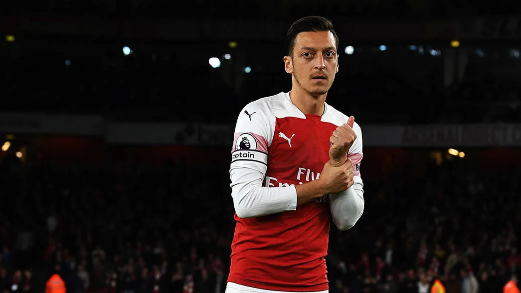 Ozil thừa nhận cuộc sống đầy khó khăn tại Arsenal - Bóng Đá