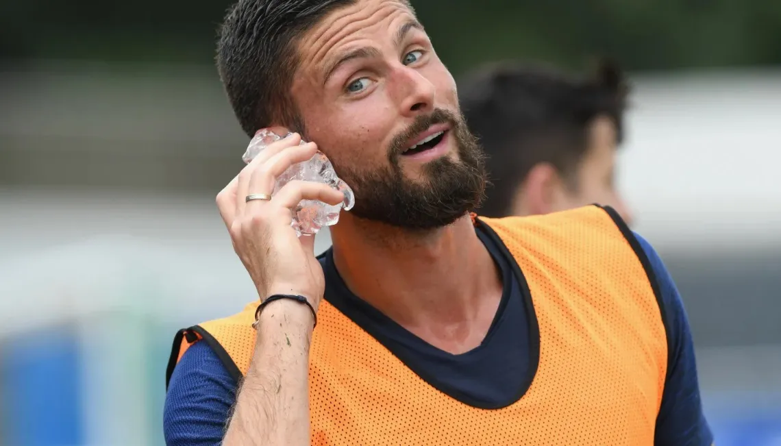 GIROUD ANALYSES THE ADAPTABLE TACTICS OF FRANK LAMPARD AND EXAMINES TODAY’S GAME - Bóng Đá