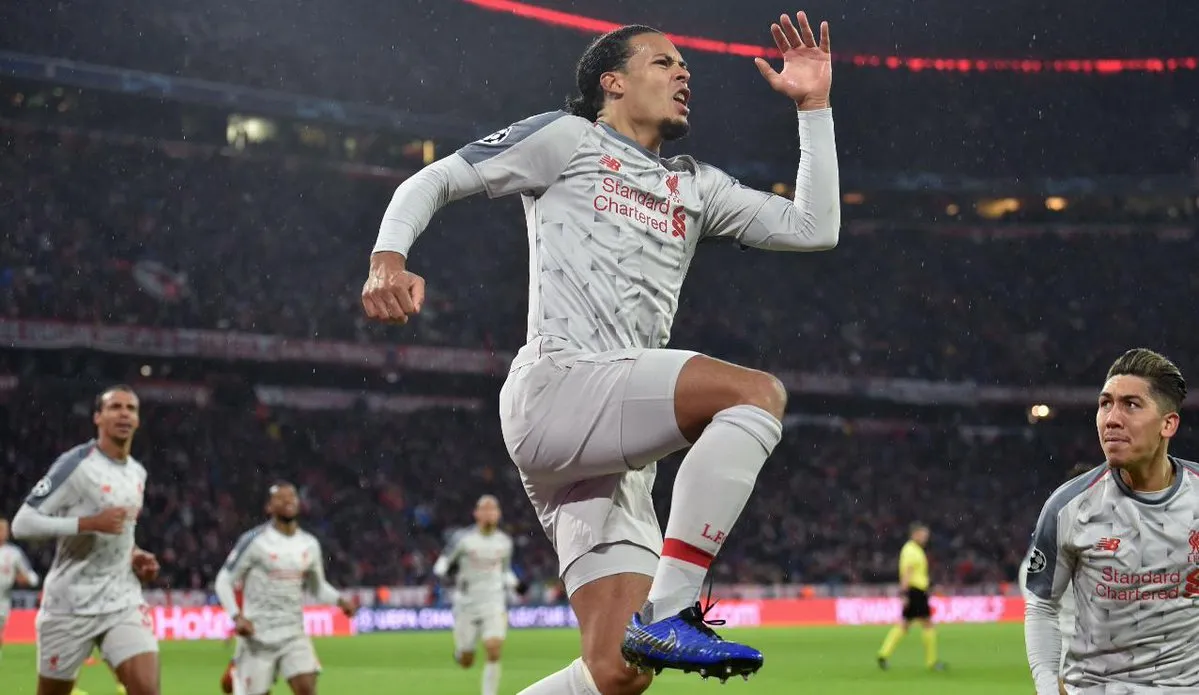 CĐV Liverpool phát cuồng vì pha đánh đầu quyết định của Van Dijk - Bóng Đá