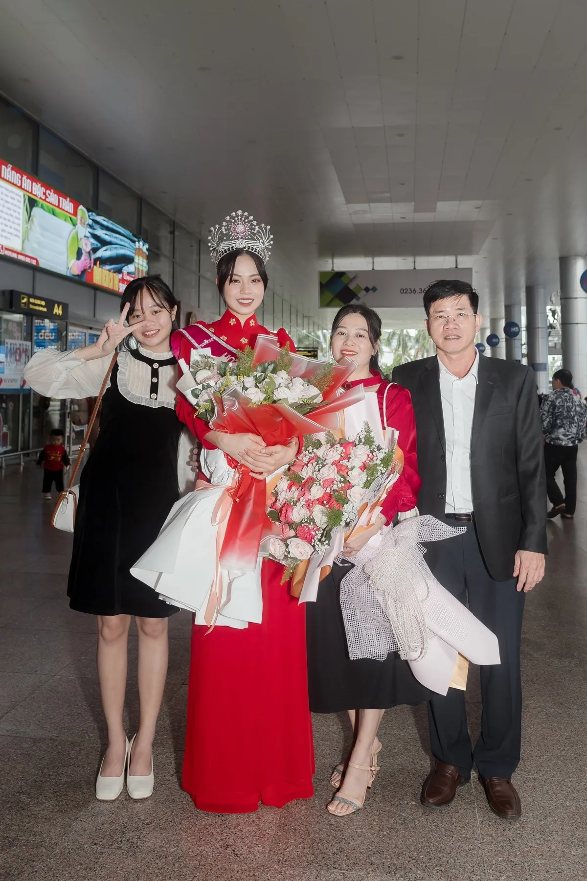 GIA-DINH-HH-THANH-THUY