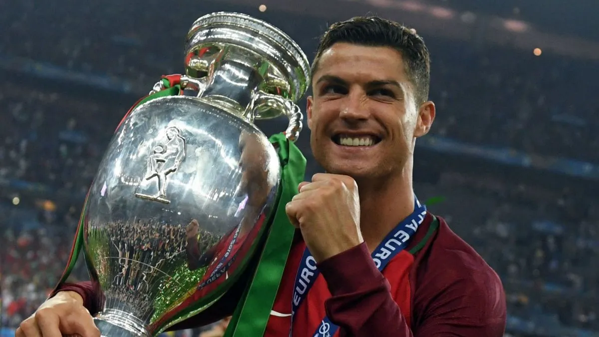4 lý do Ronaldo vĩ đại hơn Messi - Bóng Đá