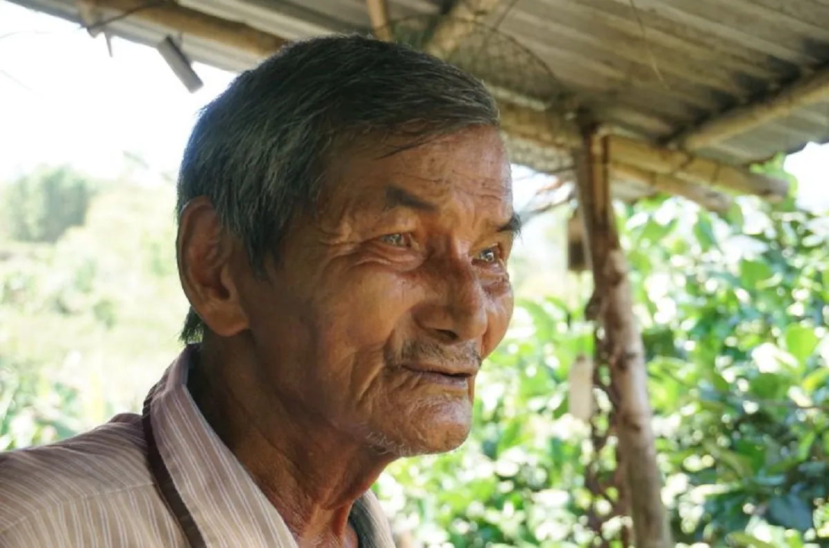 nguoi-dan-ong-suot-50-nam-khong-ngu-3
