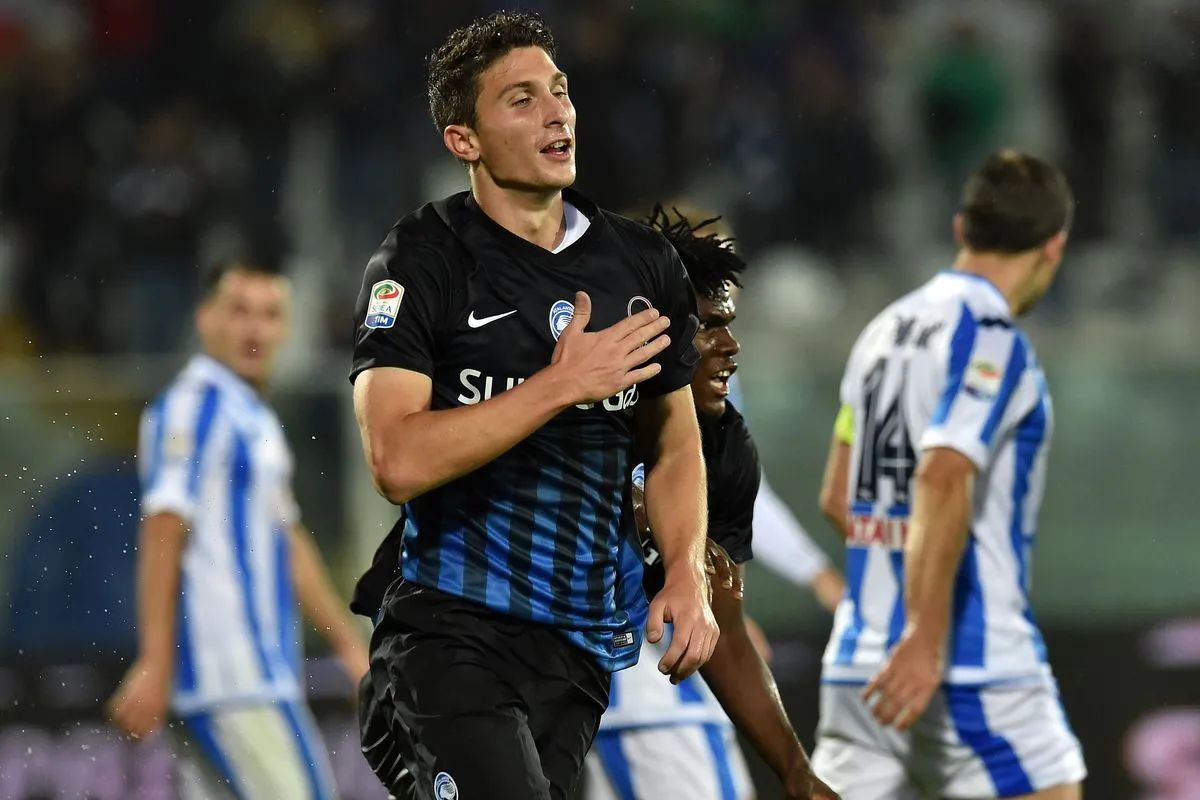 Quên Rugani đi, Chelsea nên chiêu mộ Caldara - Bóng Đá