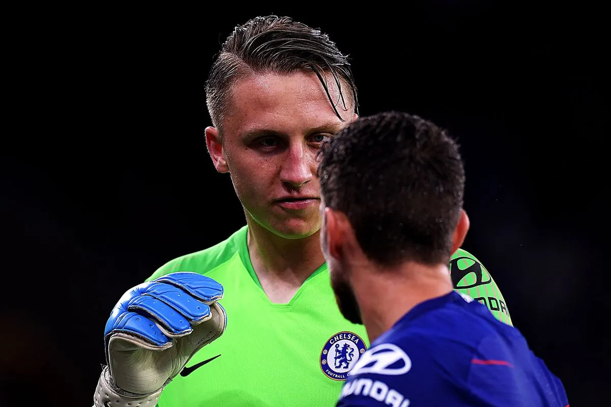  PSG sign Chelsea's 19yo keeper Marcin Bułka - Bóng Đá