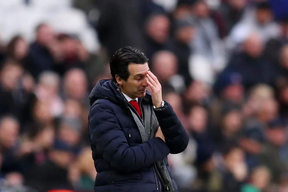 Two agents of Arsenal players have contacted club chiefs to question Unai Emery's job - Bóng Đá