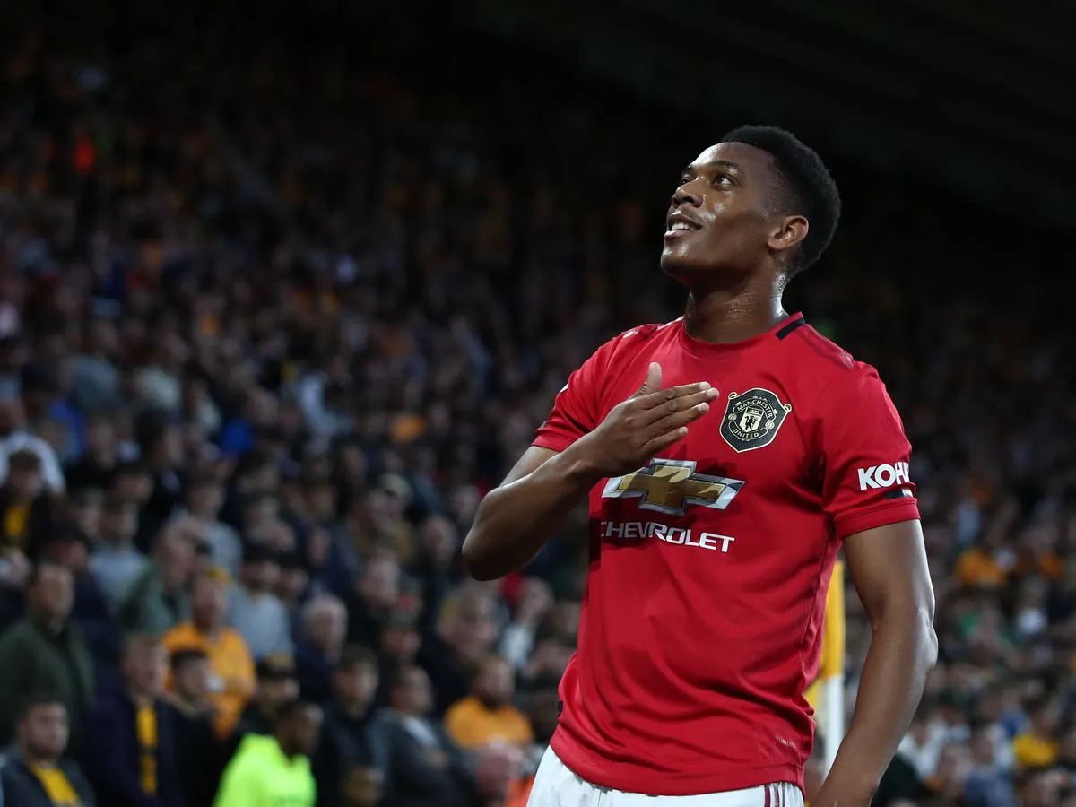 The two words Man Utd star Anthony Martial said as he left dressing room after Wolves draw - Bóng Đá