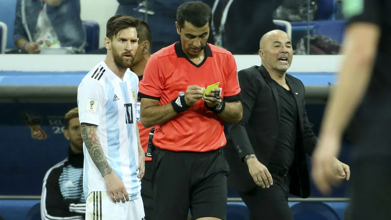 Sampaoli tuyên bố Argentina sẽ lại nhồi bóng cho Messi - Bóng Đá