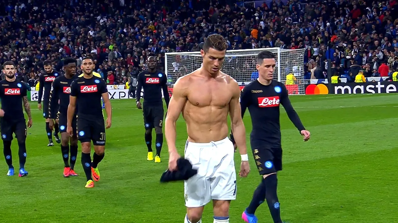 TIẾT LỘ: Ronaldo muốn đến Napoli, không phải Juve - Bóng Đá