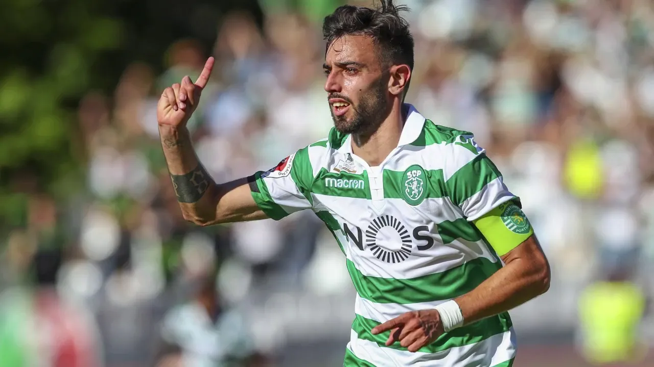 Bruno Fernandes agent 'holds fresh Man Utd transfer talks' ahead of £65m move - Bóng Đá