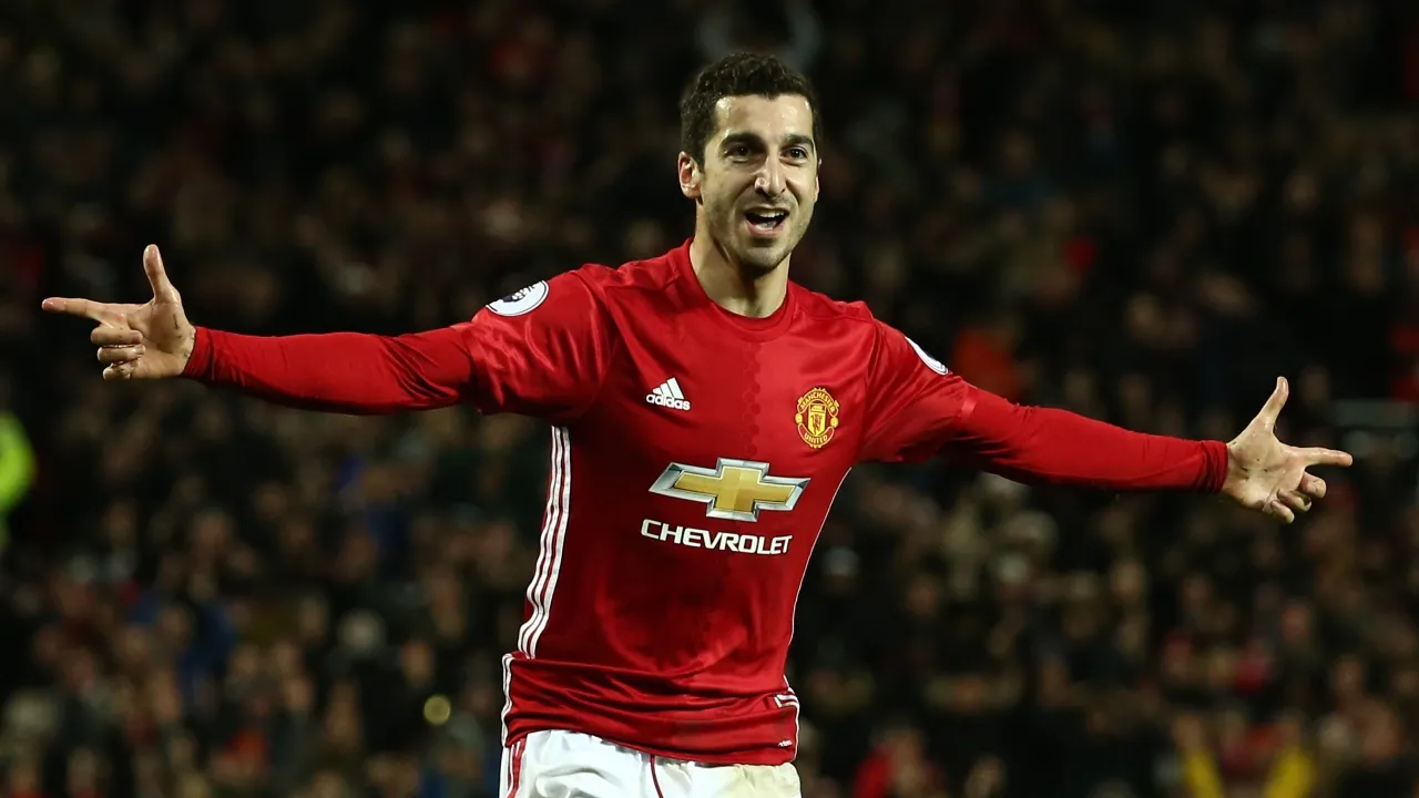 Mourinho xác nhận: Mkhitaryan có thể đi, Martial chắc chắn ở lại - Bóng Đá