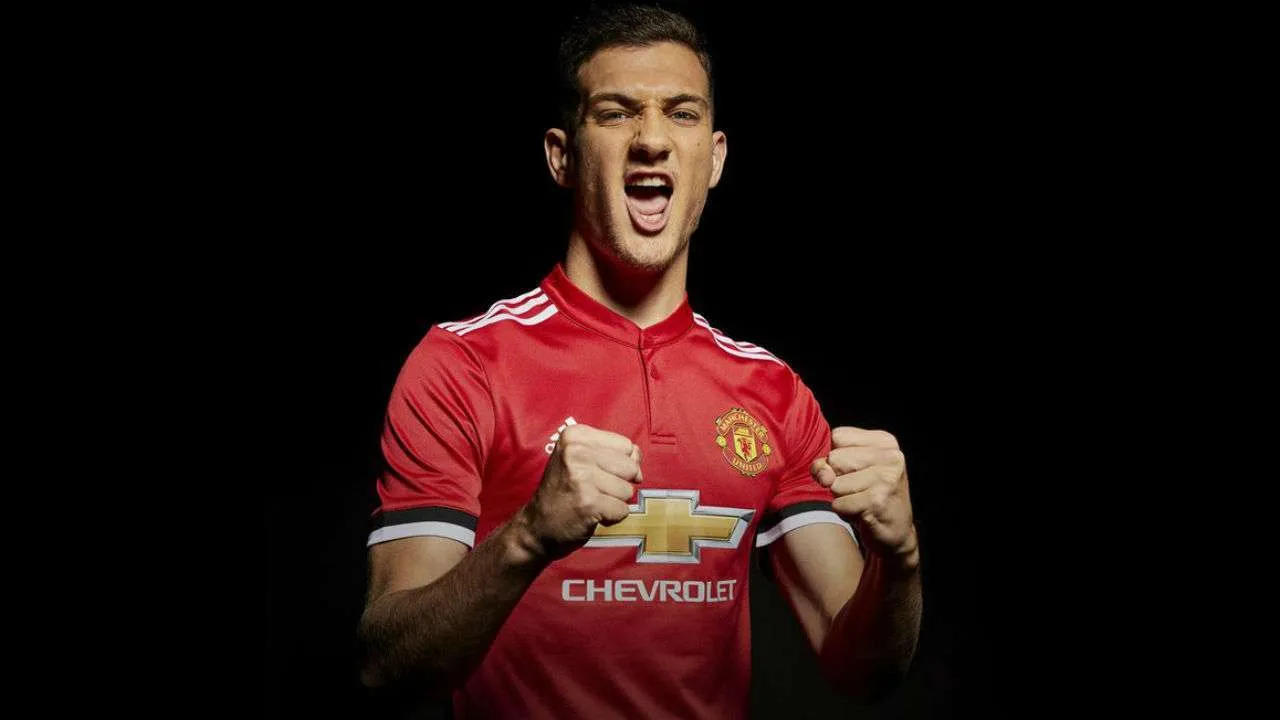 Diogo Dalot: Canh bạc mà Mourinho không đánh không xong - Bóng Đá