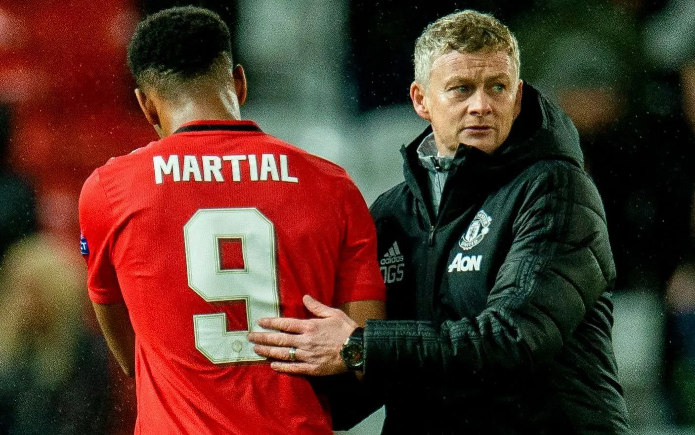 Solskjaer urges his young Manchester United stars not to be distracted by trappings of fame and fortune - Bóng Đá