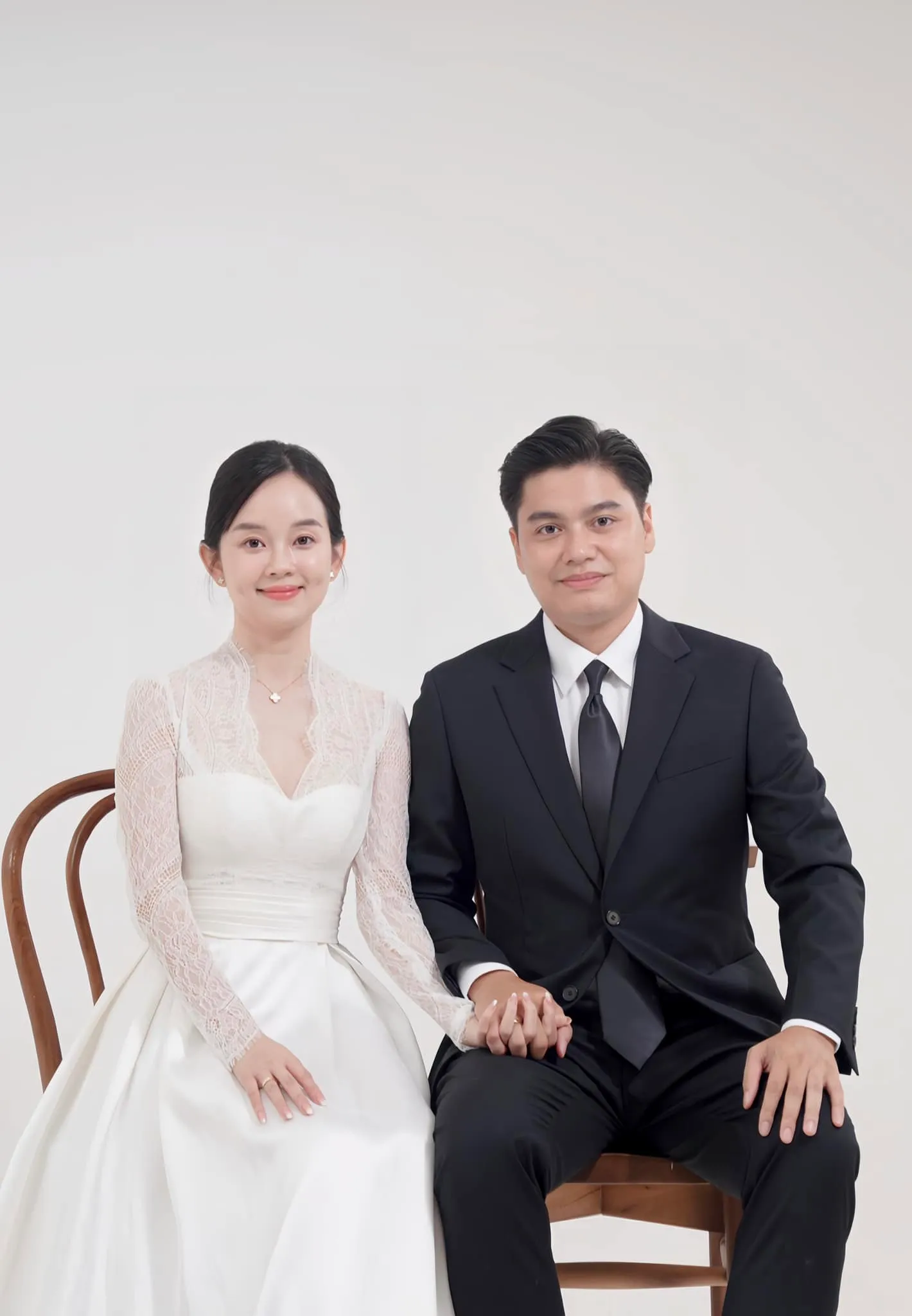 ly-kute-chia-se-hinh-anh-ben-chong-moi-cuoi-2