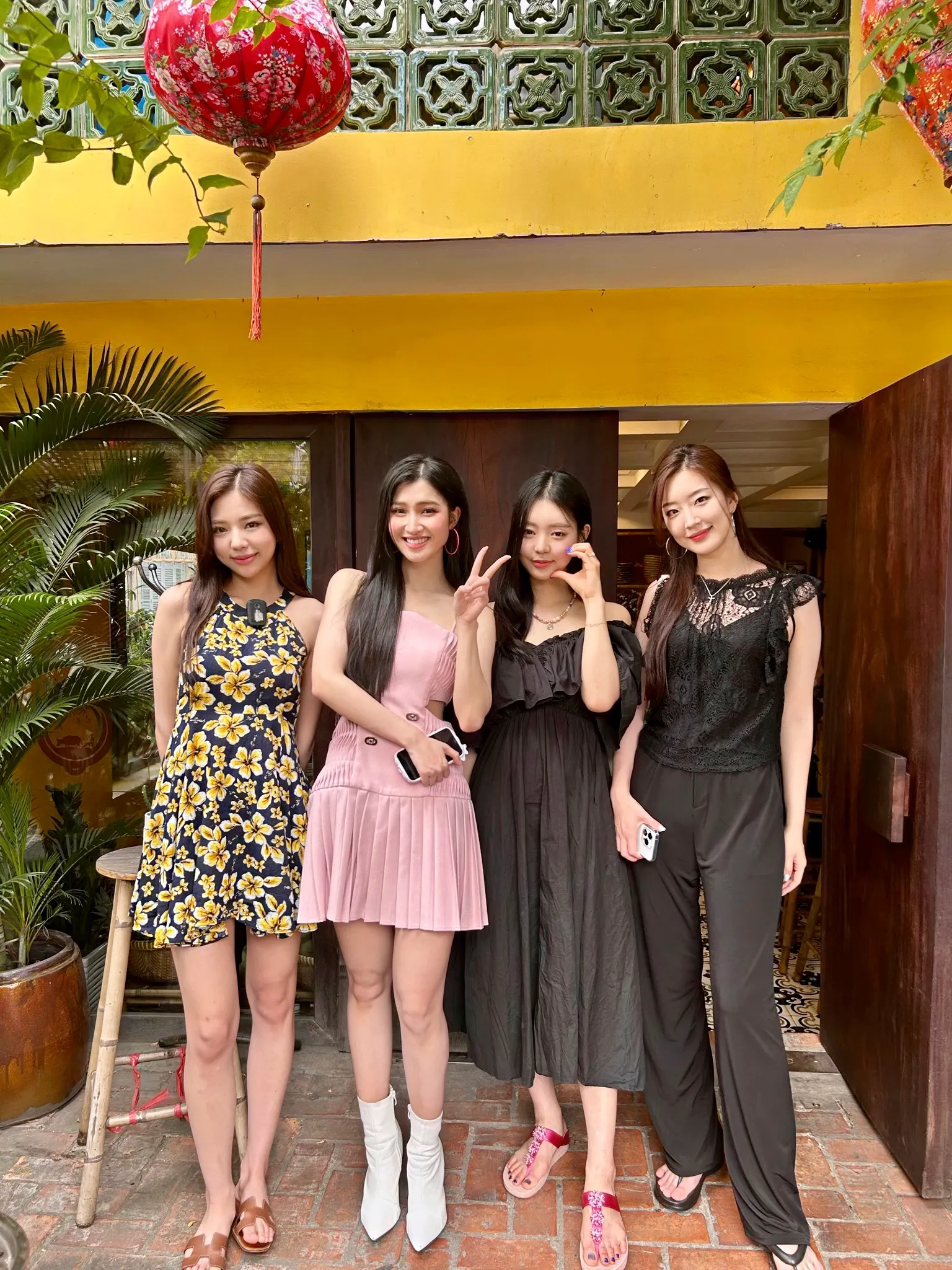 Á HẬU PHƯƠNG NHI