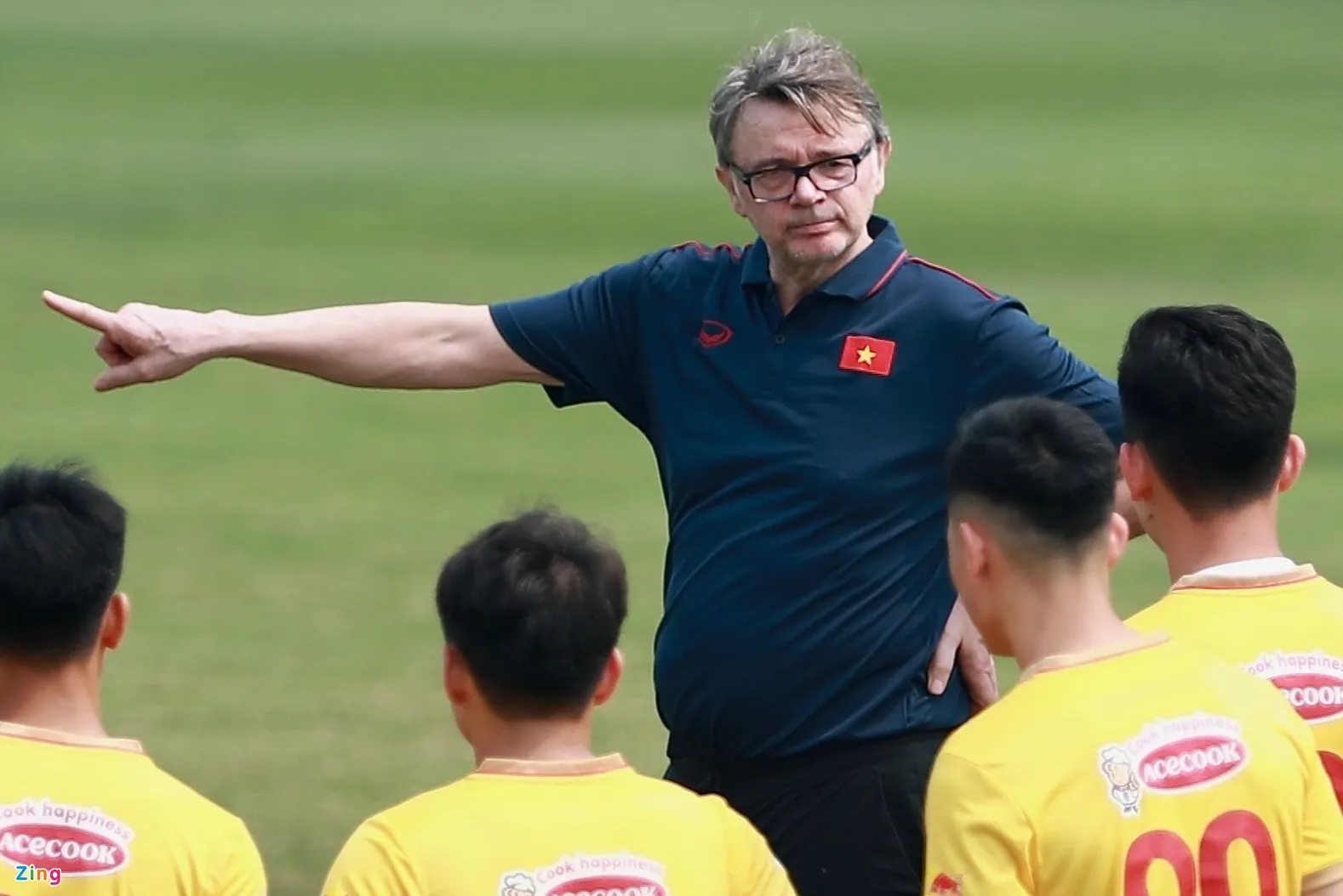 HLV Troussier do thám U23 Thái Lan - Bóng Đá