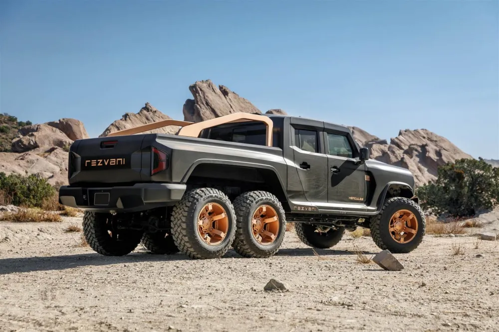 Rezvani Hercules 6×6 có 4 loại động cơ