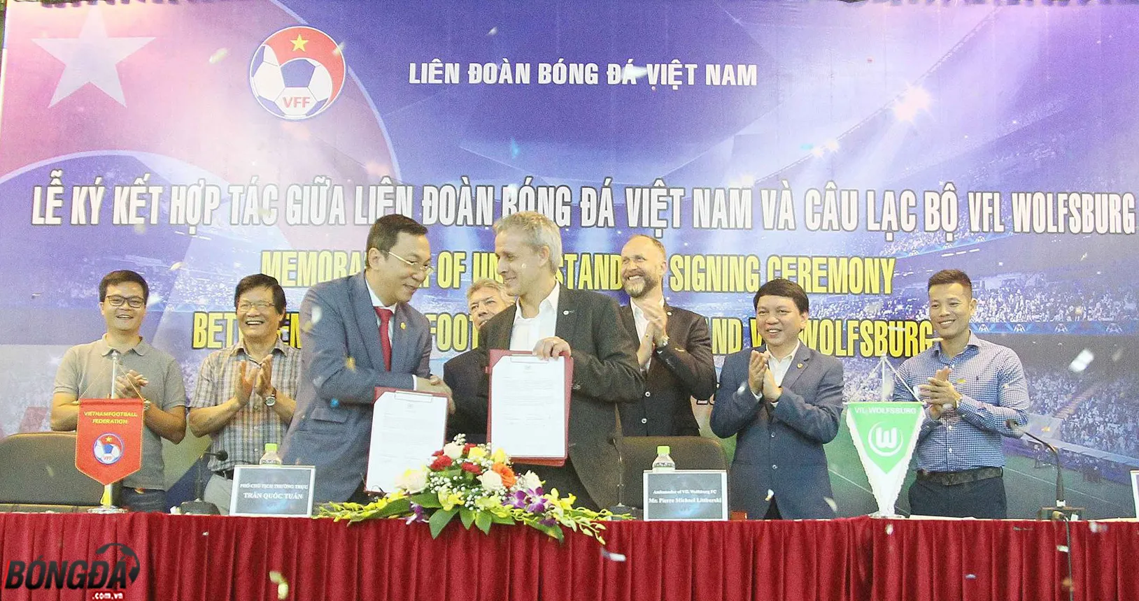 - Bóng Đá