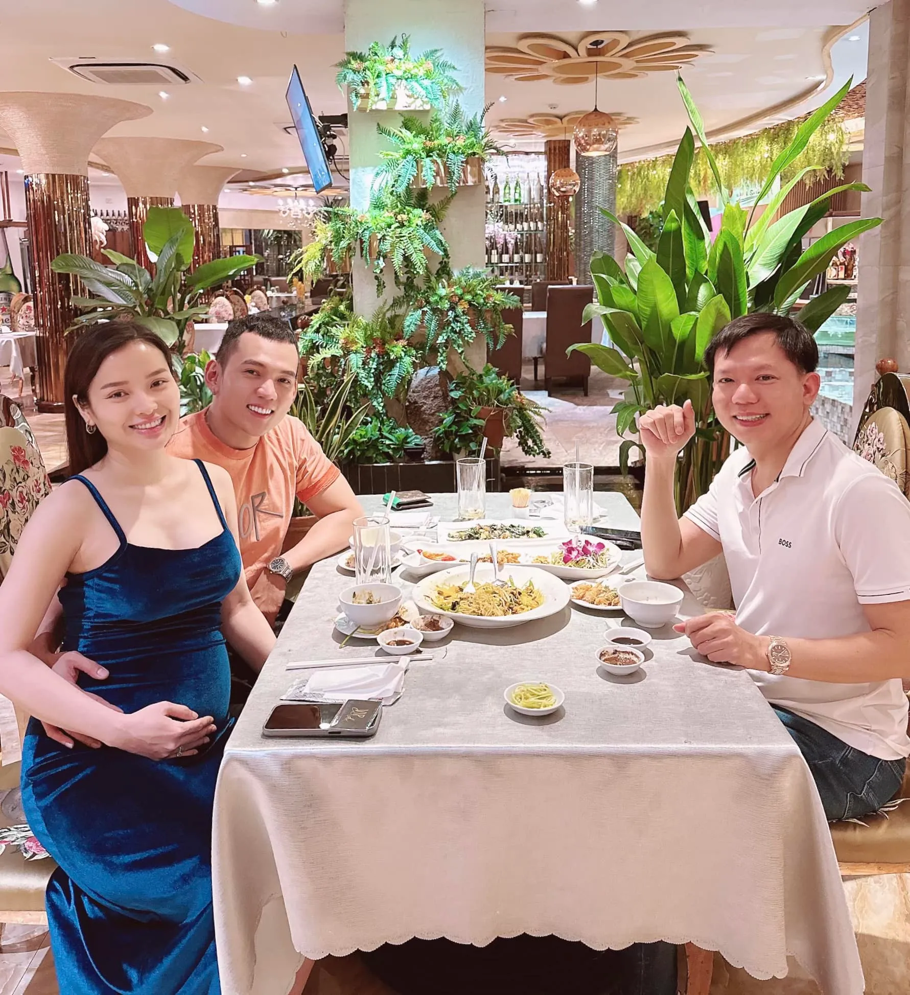 phuong-trinh-jolie-va-ly-binh