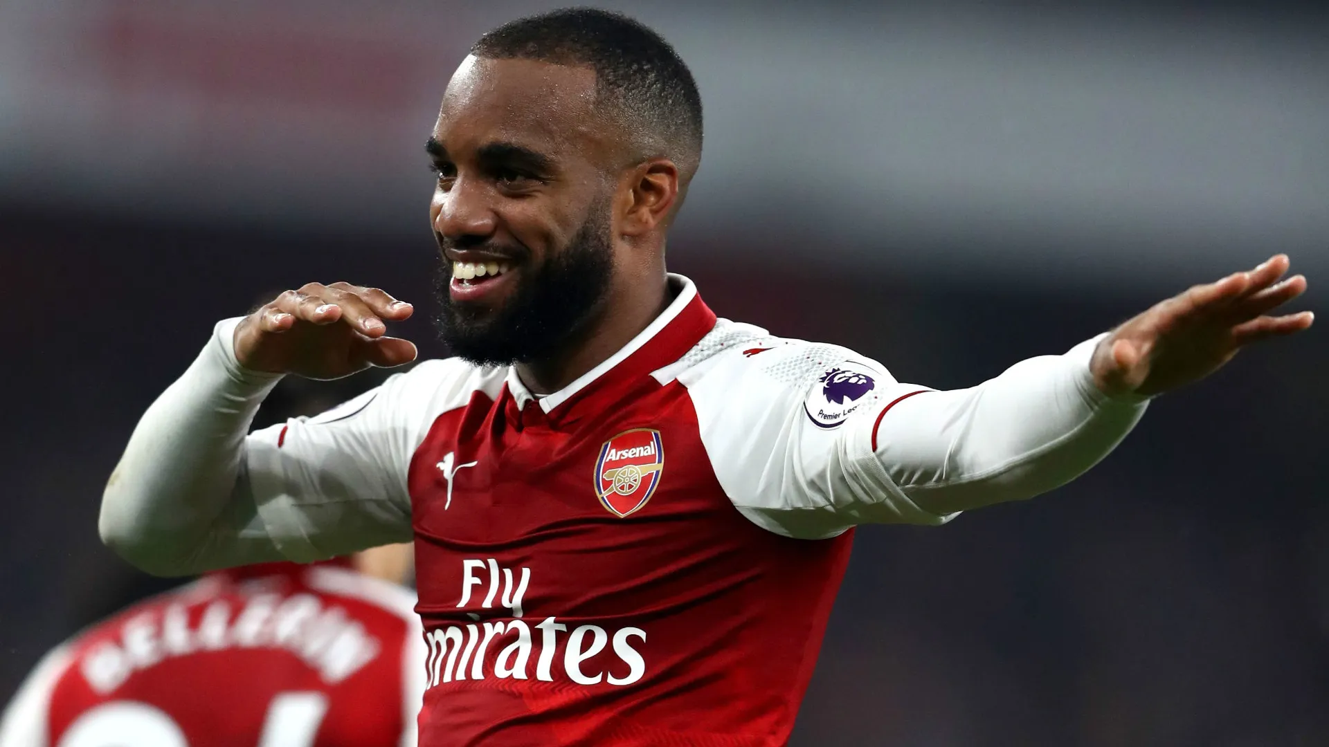 Thầy cũ tin rằng Lacazette có thể thành công tại Barcelona - Bóng Đá