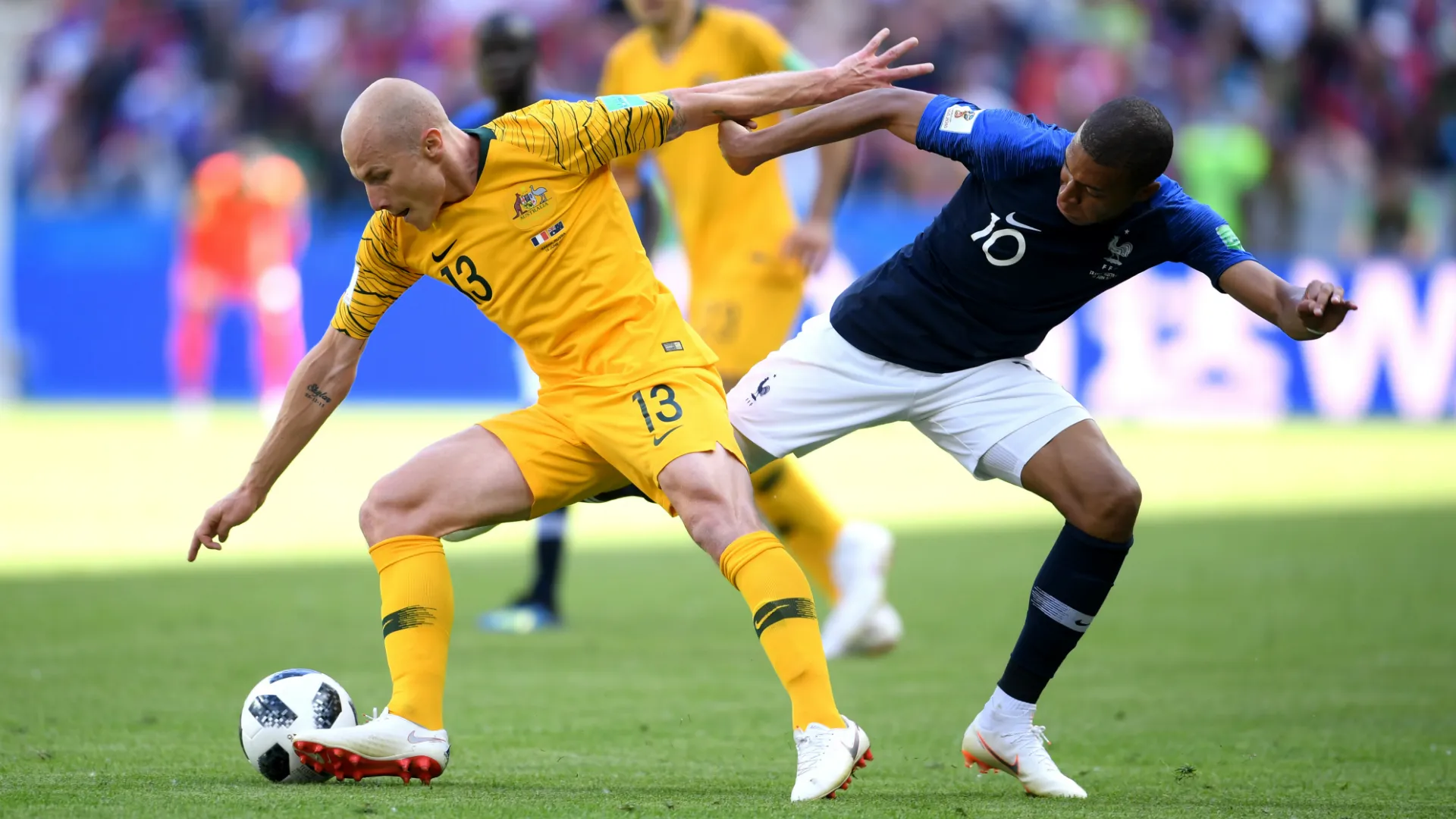 Tâm điểm Australia - Đan Mạch: Aaron Mooy - Christian Eriksen - Bóng Đá