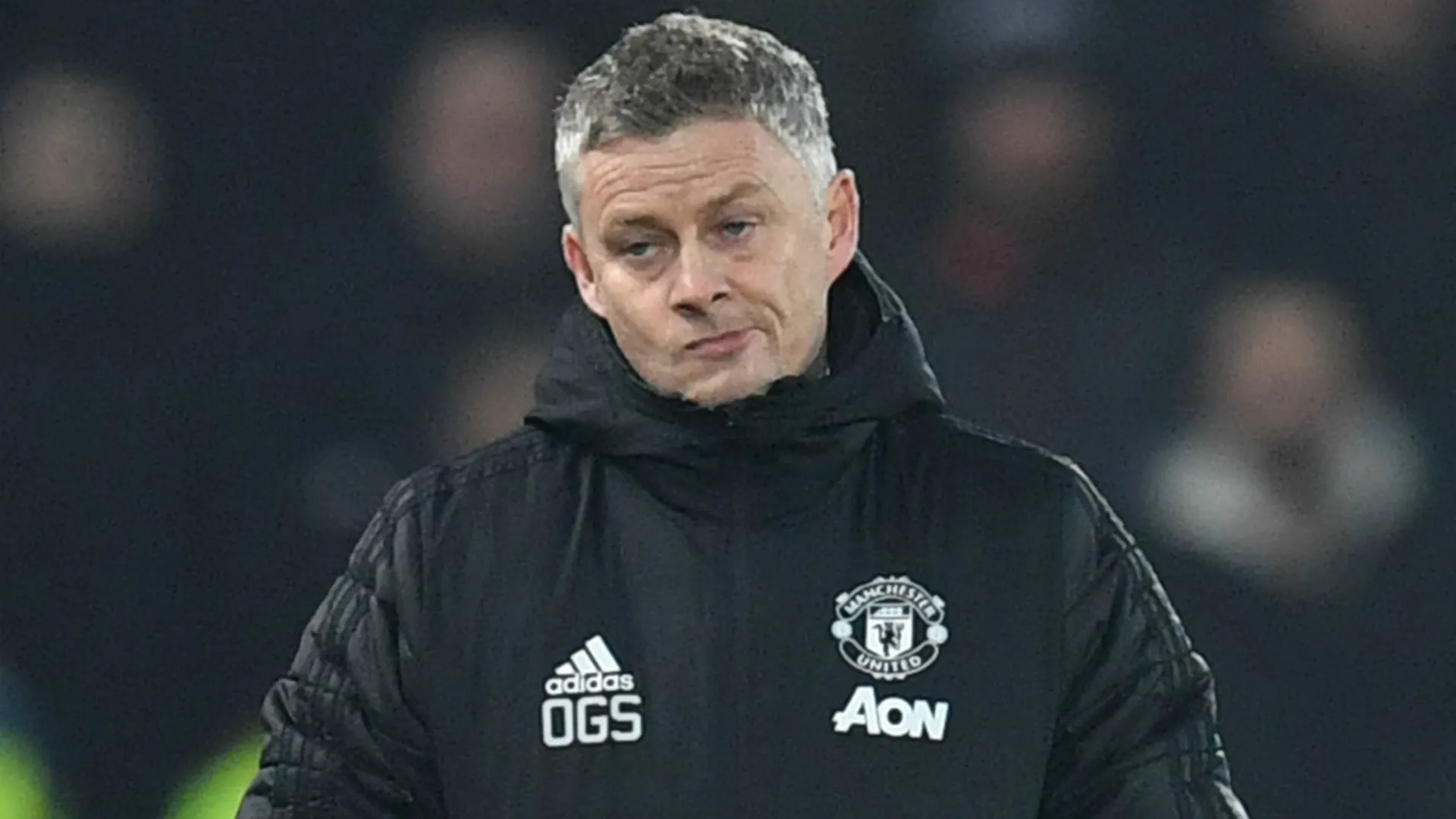 Ở lại Man United, Pogba đập nát luôn