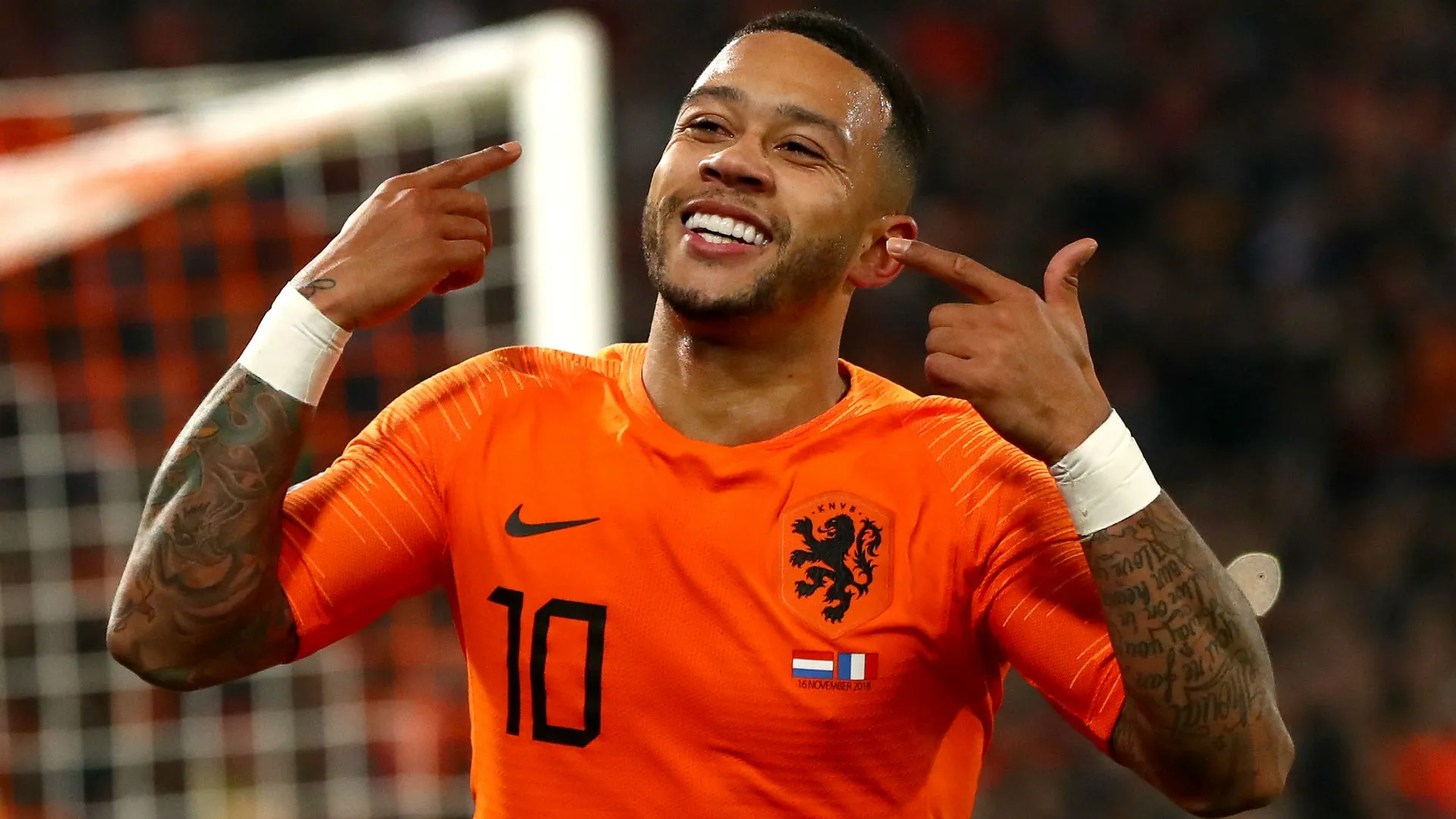 Liverpool fans want Klopp to sign Memphis Depay - Bóng Đá