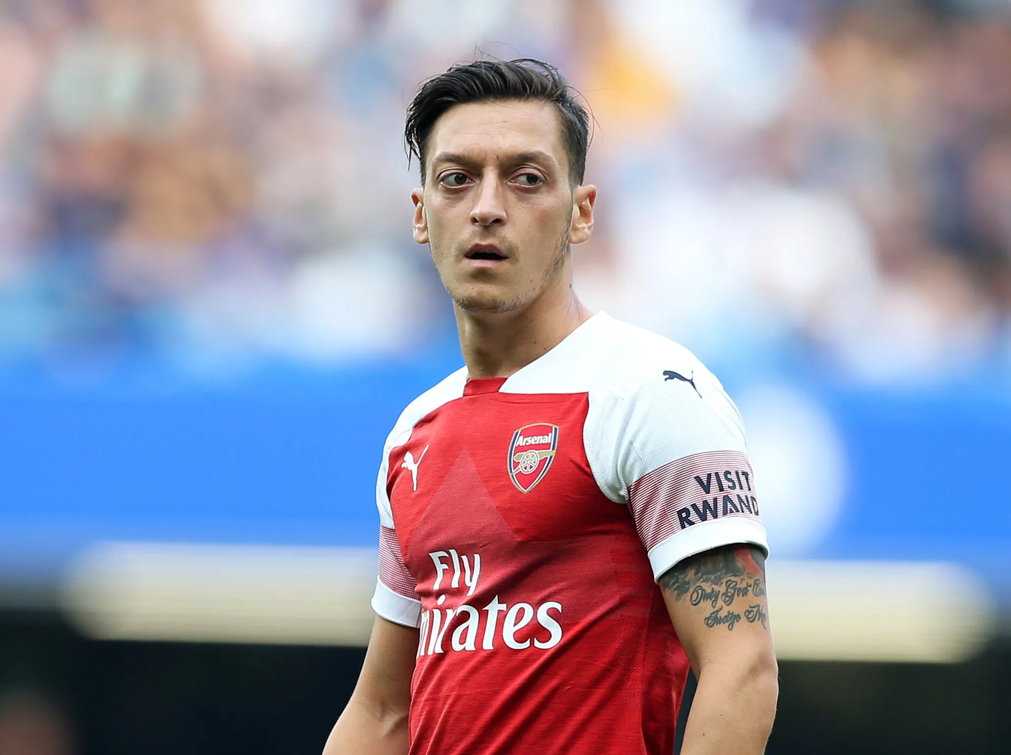 Unai Emery drops hint of Mesut Ozil plan amid claims he could leave Arsenal - Bóng Đá