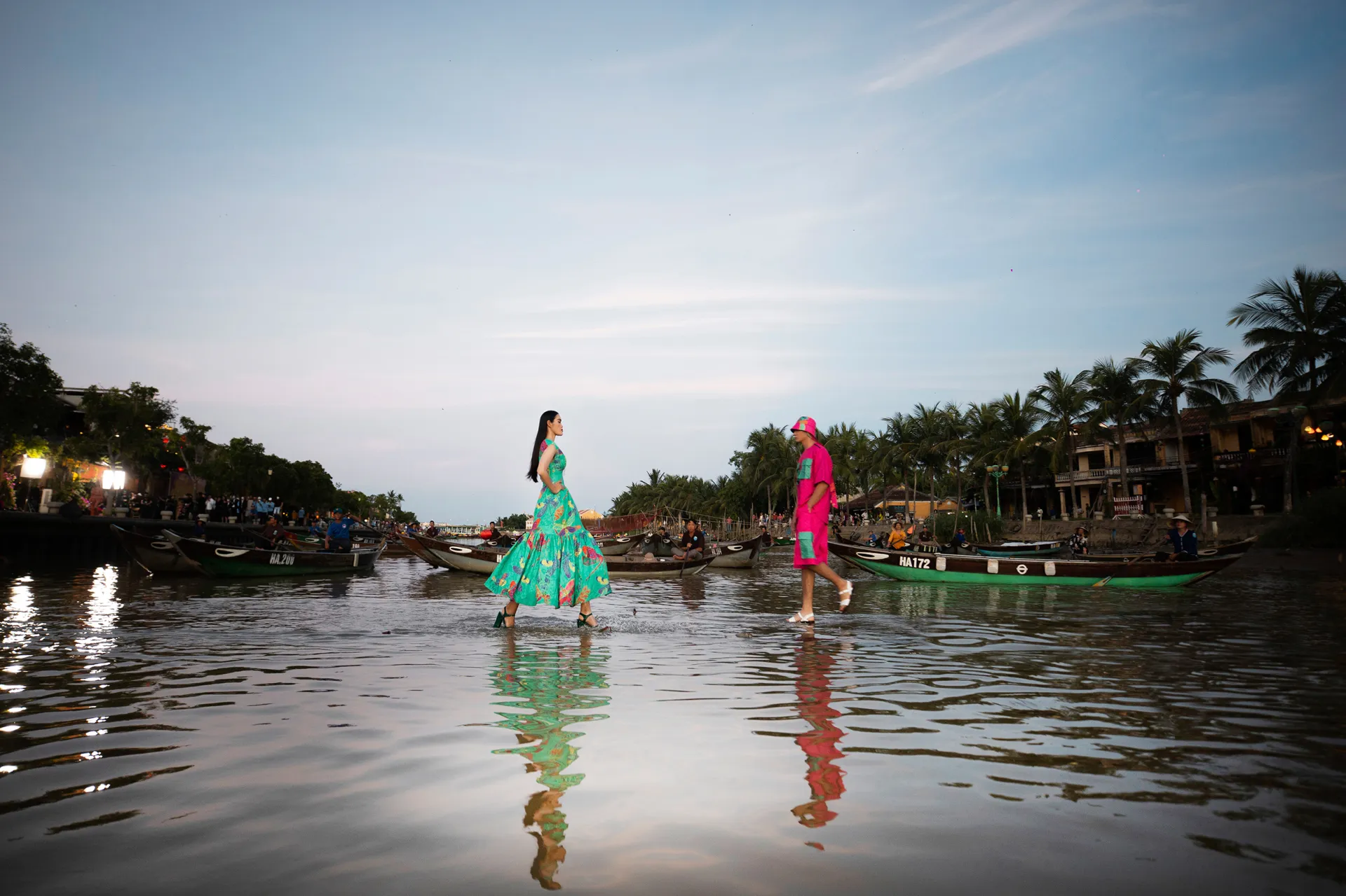 Vùng trời bình yên ( catwalk trên sông hoài 2022)